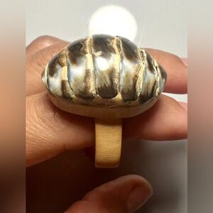 Natural CHITON SHELL Ring Set In
WOOD Artisan Made / Pre-owned VERY
GOOD Sz 8